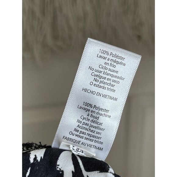 LuLaRoe Deanne Pleated Wrap Skirt Size 16/18 Black &White Floral NEW Lightweight - Picture 9 of 11